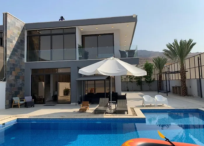 Follow Sea Villa